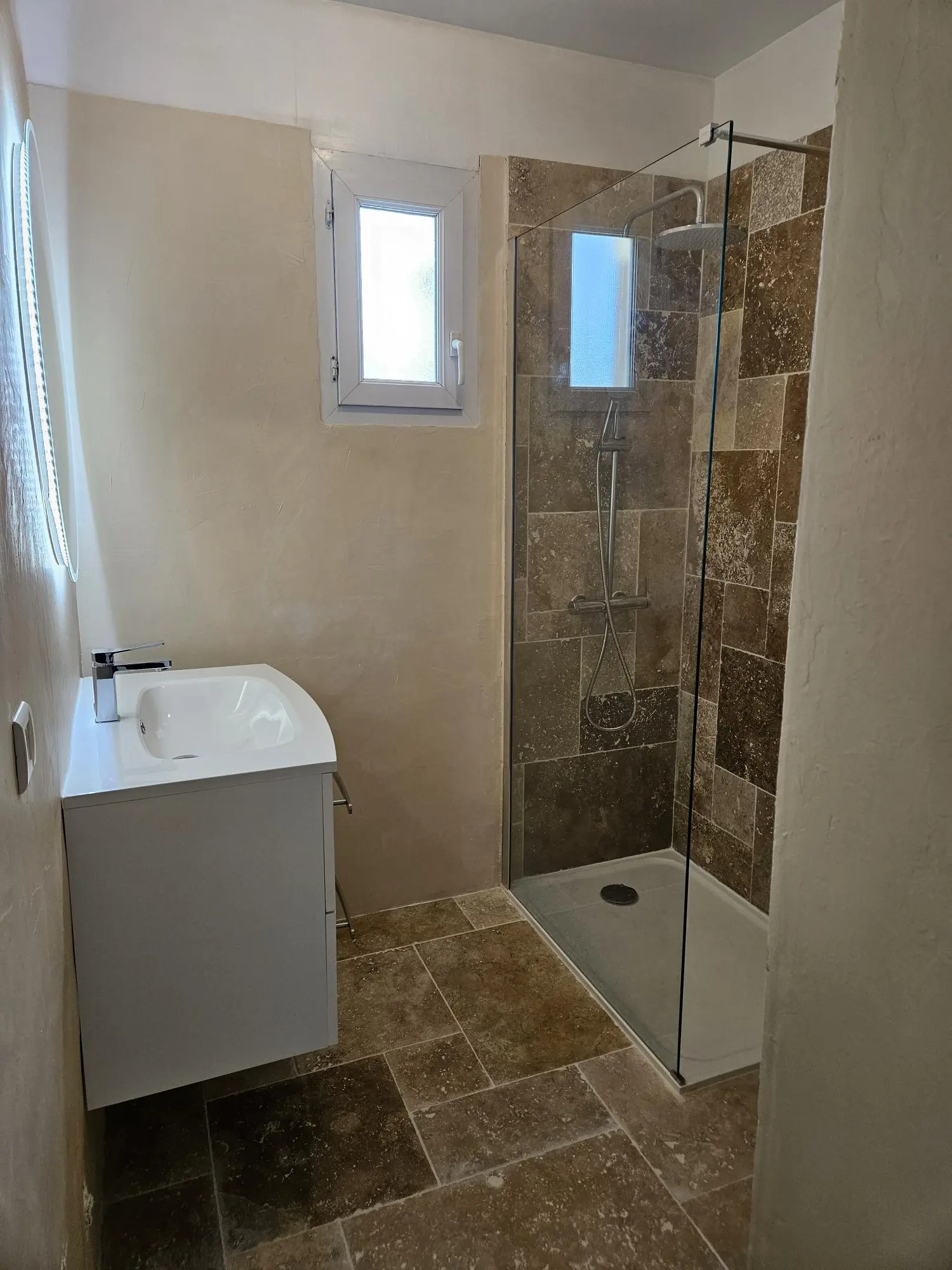 image de cette même SDB après travaux