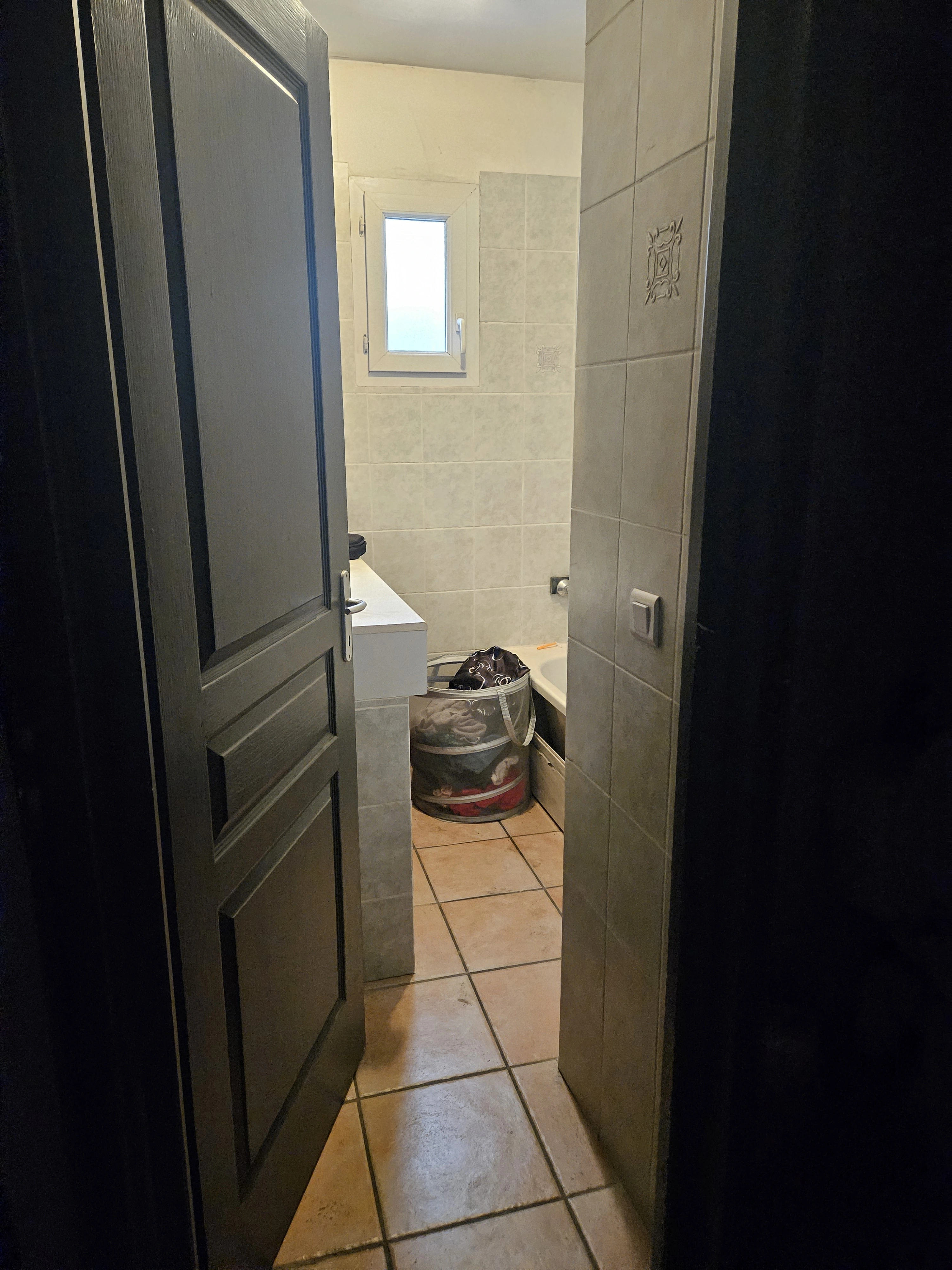 image d'une SDB avant travaux